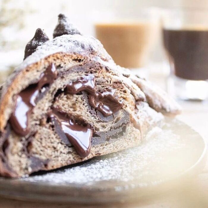 ROSCA DE PASCUAS CON HARINA DE CACAO Y CHOCOLATE ECUATORIANO - Image 2