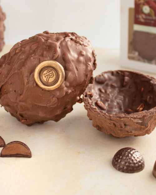HUEVO DE PASCUAS  MARROC - CHOCOLATE CON LECHE CON CROCANTE DE MANÍ