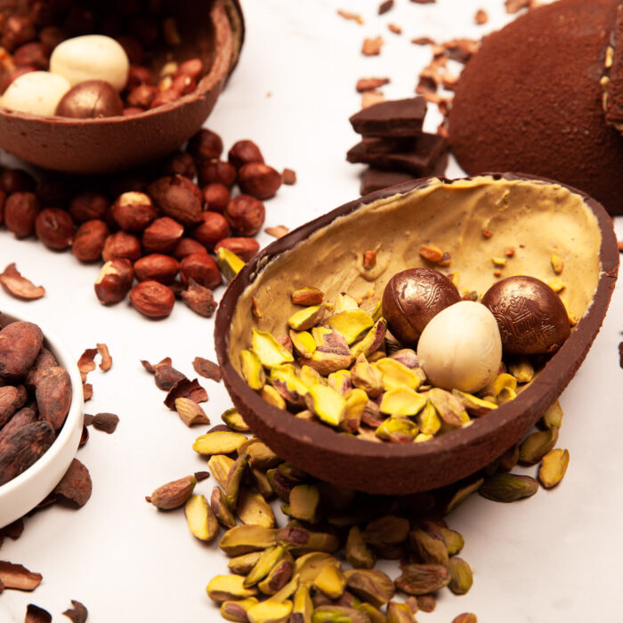 HUEVO DE PASCUAS CON CREMAS DE PISTACHO Y AVELLANAS 380g - Image 3