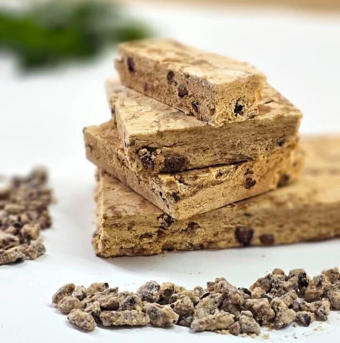 TURRÓN DE MANÍ Y NIBS GARRAPIÑADOS DE ESMERALDAS, ECUADOR