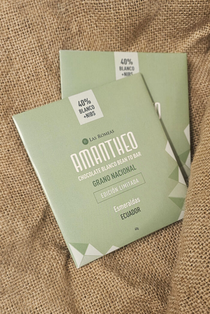 CHOCOLATE BLANCO + NIBS AMANTHEO - ESMERALDAS, ECUADOR 40% - CACAO NACIONAL