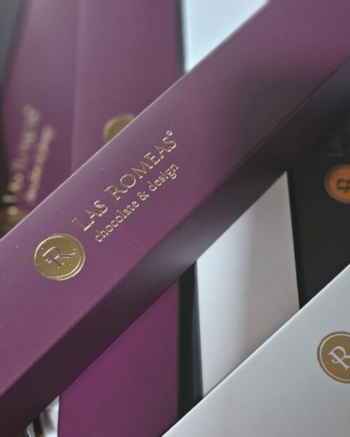 TURRÓN NEGRO PISTACHO, ALMENDRAS, FRUTOS ROJOS Y CHOCOLATE DE ORIGEN 300g